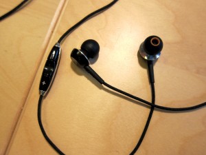 RHA MA450i in-ear Kopfhörer - Ohrhörer und Fernbedienung