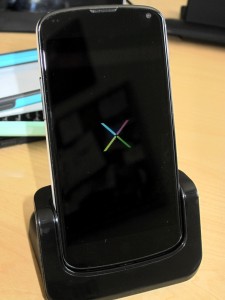 RND Dock mit Nexus 4 ohne Bumper