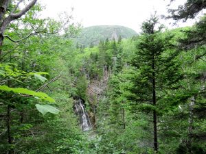 Wasserfall, Forillon National Park, Québec, Kanada Wasserfall, Forillon National Park, Québec, Kanada