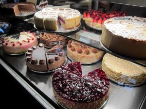 Mittagessen im "SowohlAlsAuch" in Berlin Prenzlauer Berg, Frühjahr 2017 Mittagessen im "SowohlAlsAuch" in Berlin Prenzlauer Berg, Frühjahr 2017